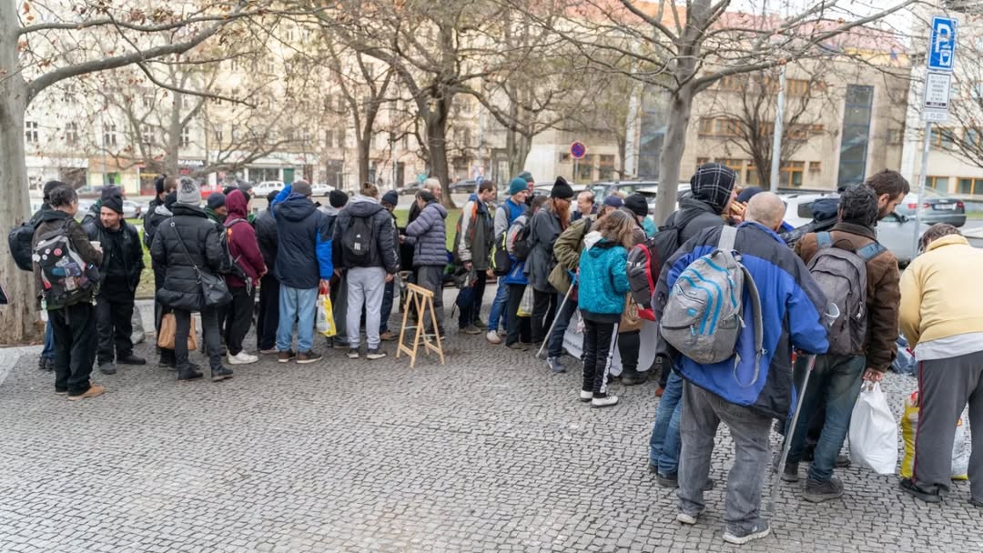 The AMS, got the opportunity to donate 50 sleeping bags and fruits to our friends in Prague. This was possible with the collaboration of <a href="/humanityfirstde/">Humanity First Deutschland</a>. We are glad that we could help our friends for the new year and that we could enter the new year by helping humanity.