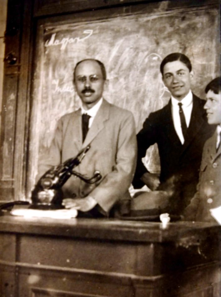 Holocaust Art Recovery Initiative tweet media