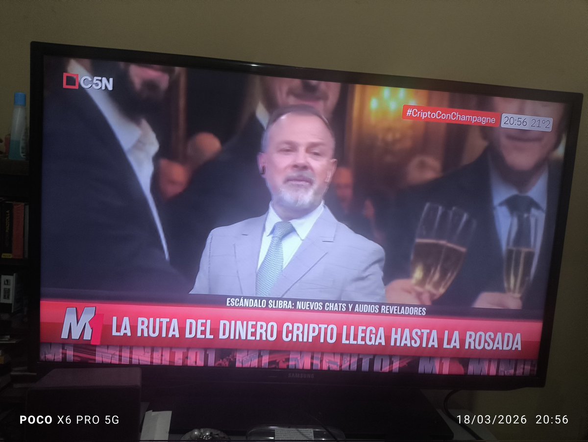 tropezon's tweet photo. #CriptoConChampagne 
Todo este apto de corrupción de Milei y su banda es:
Escándaloso.bochornoso, indecente,inmoral, impudico,vergonzante, obsceno, desvergonzado, no venían a terminar con la casta ? Son de terror, ladrones y estafadores de la peor calaña. https://t.co/lxTwdg0IEO