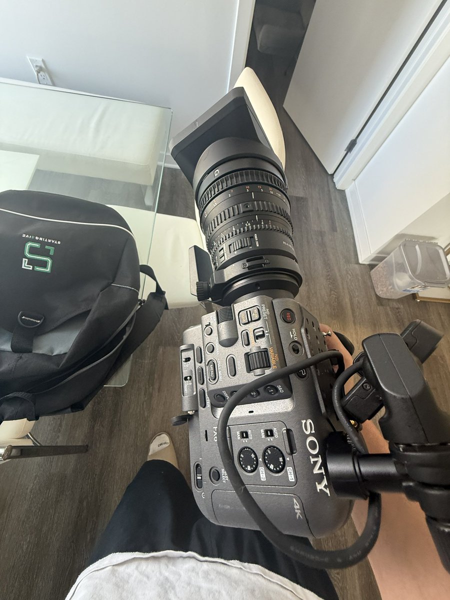 S P R A T tweet media