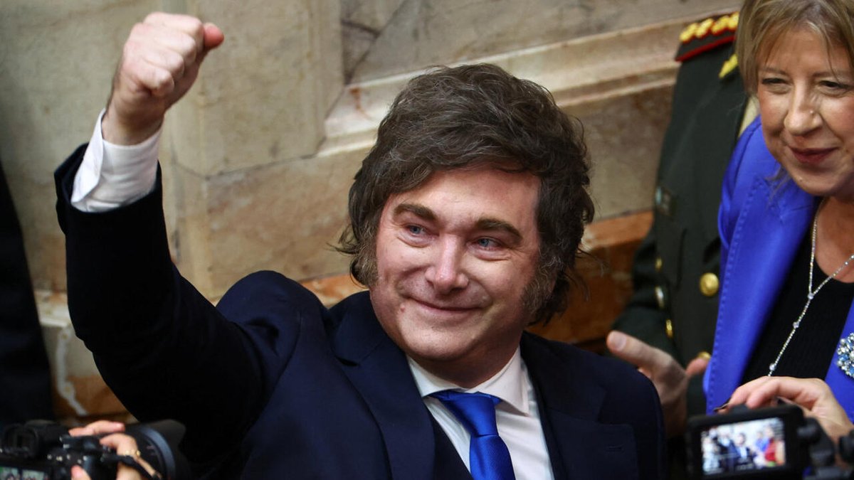 🇦🇷 Milei fa comparire il costo totale del lavoro su ogni busta paga argentina.

Il governo Milei alza l'asticella della trasparenza.

Con la Ley de Modernización Laboral (27.802), le buste paga mostreranno il costo completo sostenuto dal datore – non solo il netto in tasca al