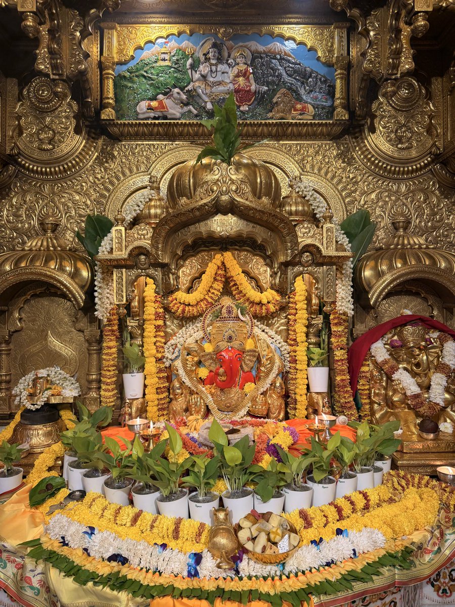 Shri Siddhivinayak Temple tweet media