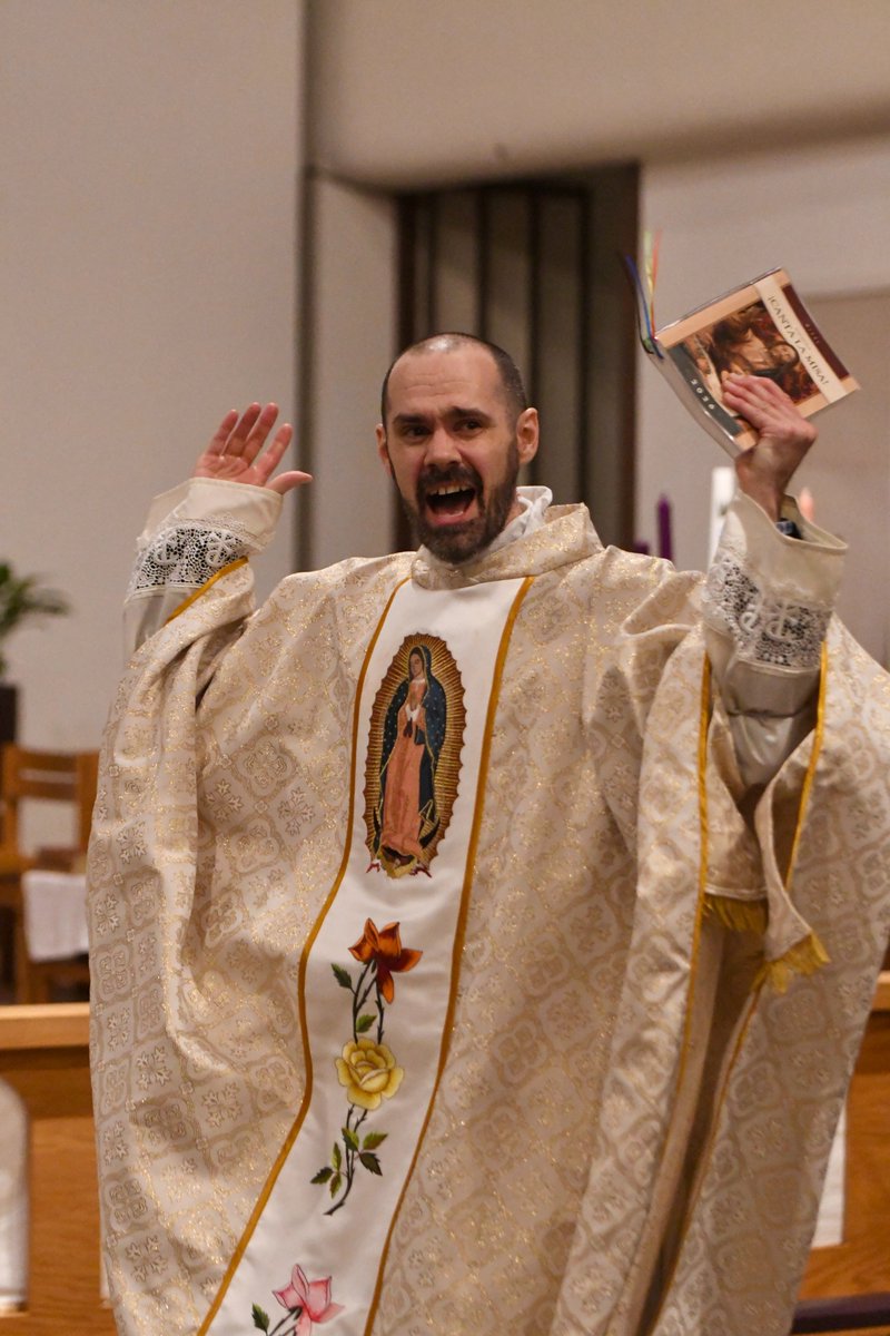 Father Mark is sharing the joy of #Adoration on the radio! Tune in for a LIVE interview on KKNX 840 AM and 105.1 FM on Thursday, March 19 at 7:15am.
We know it's early, but it's going to be AWESOME! Come, Holy Spirt.