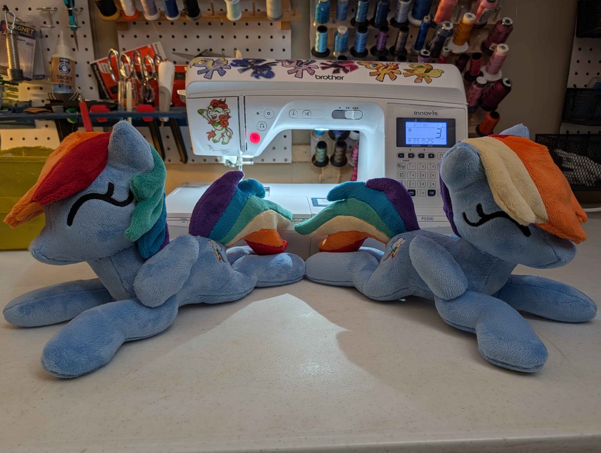 gifter_s's tweet image. It's time once again to wade into convention prep for the year! We finished Rainbow Dash first. It's fun getting to revisit her crazy mane and tail!

#mlp #plushie #rainbowdash #pegasus