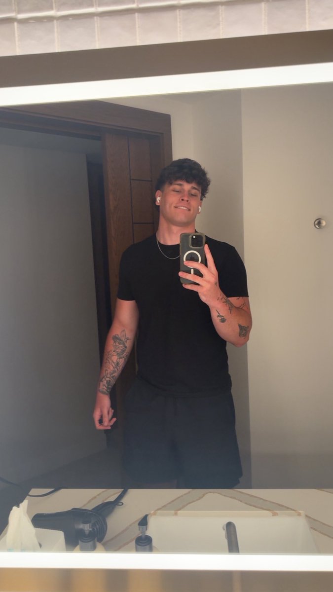 Alpha Connor 💸 tweet media