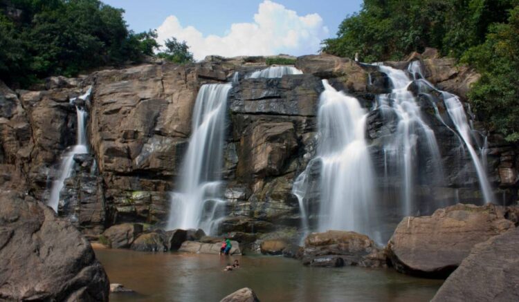 Discover Ranchi, the “Waterfall City” known for stunning cascades like Hundru, Dassam &amp; Jonha Falls, offering breathtaking views and nature escapes. 🌊🌿

touristinindia.com/ranchi-waterfa…

#Ranchi #WaterfallCity #JharkhandTourism #NatureLovers #TravelIndia #IncredibleIndia