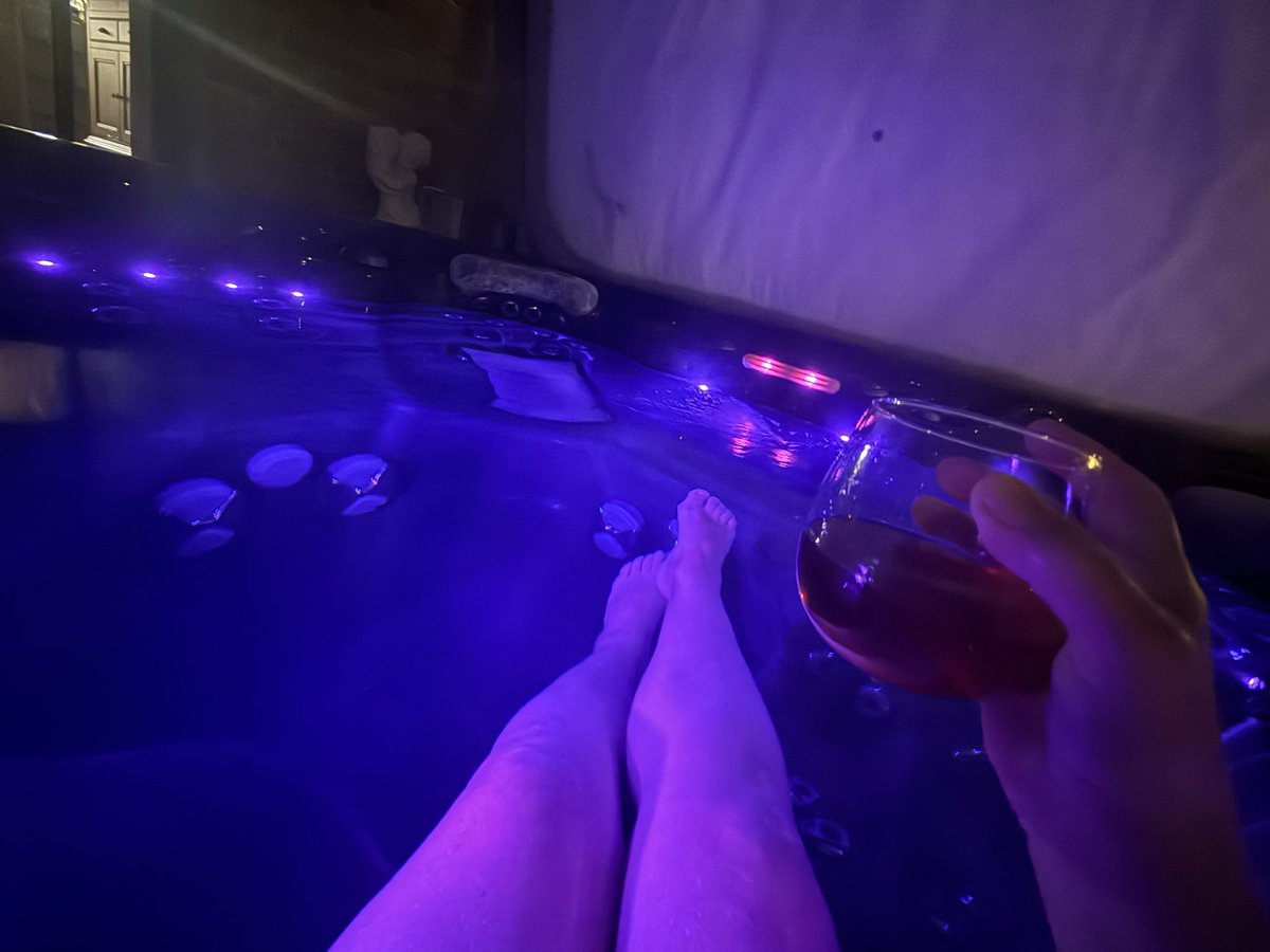 🧟‍♀️ Apocalypse Bait tweet media