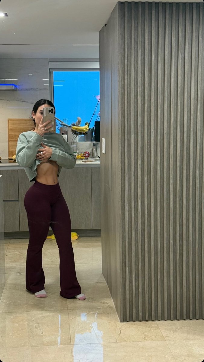 Angie Varona tweet media