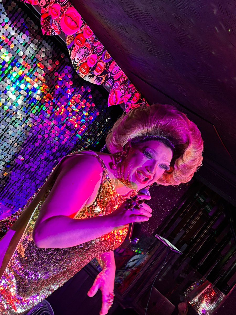 Lee Render tweet media