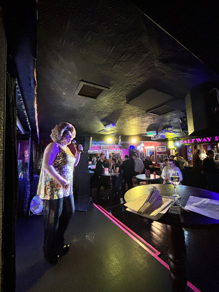 Lee Render tweet media