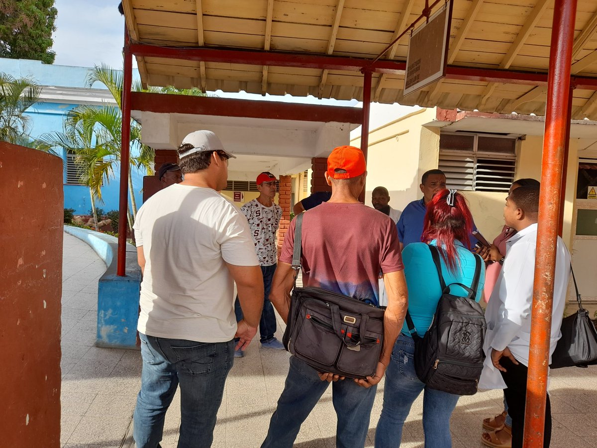 CuetoOsmel's tweet photo. El 1er Secretario del @PartidoPCC en #Guantánamo, Yoel Pérez Garcia @yoeaberob1, chequea cada día la reparación capital del Hospital Pediátrico. Se trata de una gran inversión que se ejecuta con impecable calidad y con mucho amor para nuestros niños.
@DiazCanelBF
@DrRobertoMOjeda https://t.co/Scf8BHSHMh