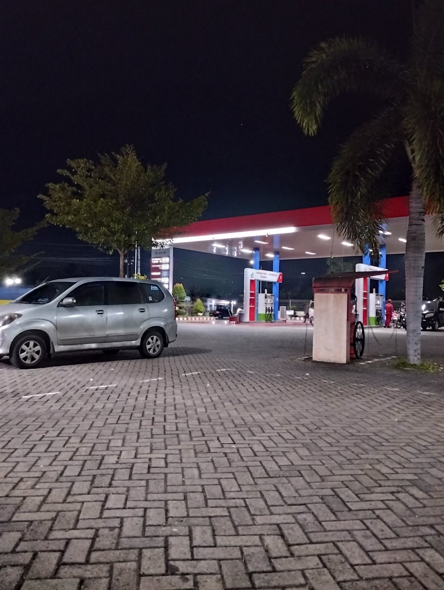 airplane mode on tweet media