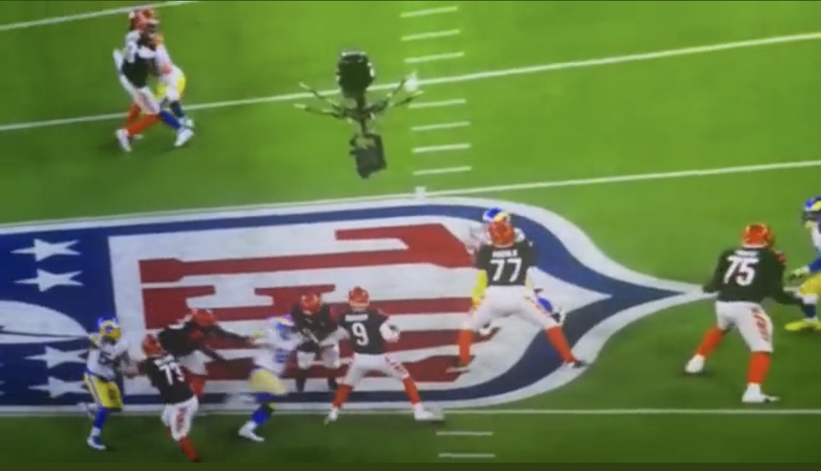 DylΔn™ tweet media