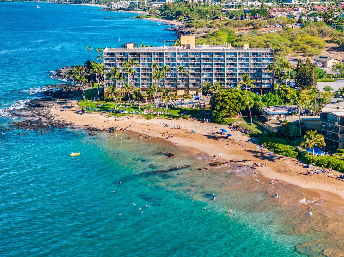 Just listed by Jeff Simon, R(B) and Dale Richardson, R(B) is 2960 S Kihei Rd 615 in Kihei, Maui for $1,850,000.

hawaiilife.com/listings/2960-…

This 2BD/2BA oceanfront condo at Mana Kai is an east-end unit with sweeping views and an updated interior with beachfront amenities.