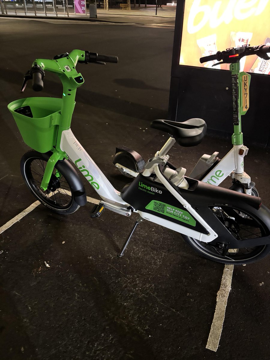 Lee Render tweet media