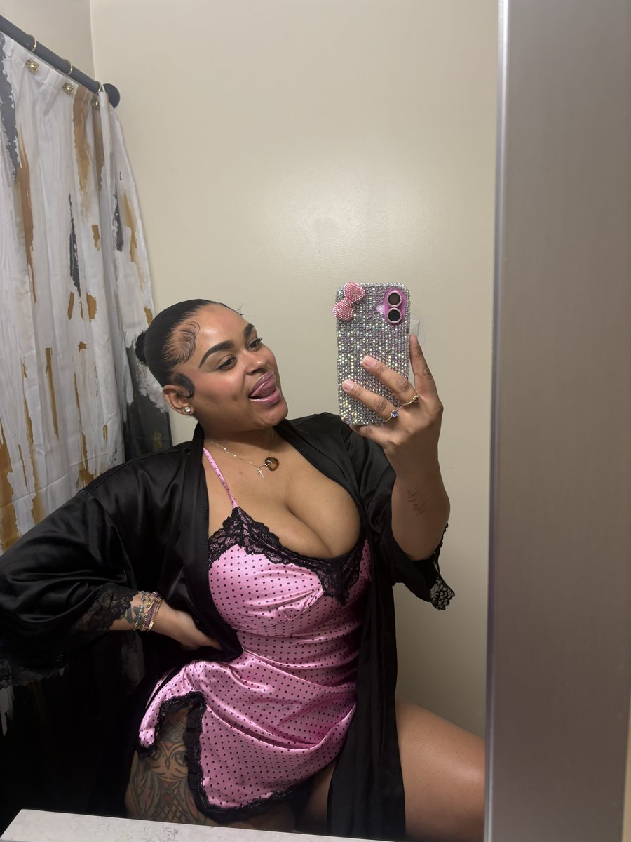 Ms Adams💋 tweet media