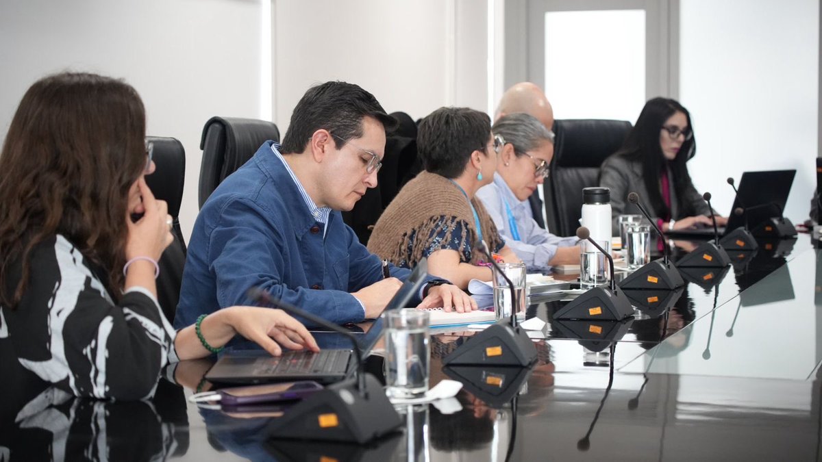 Economía Finanzas Ec tweet media