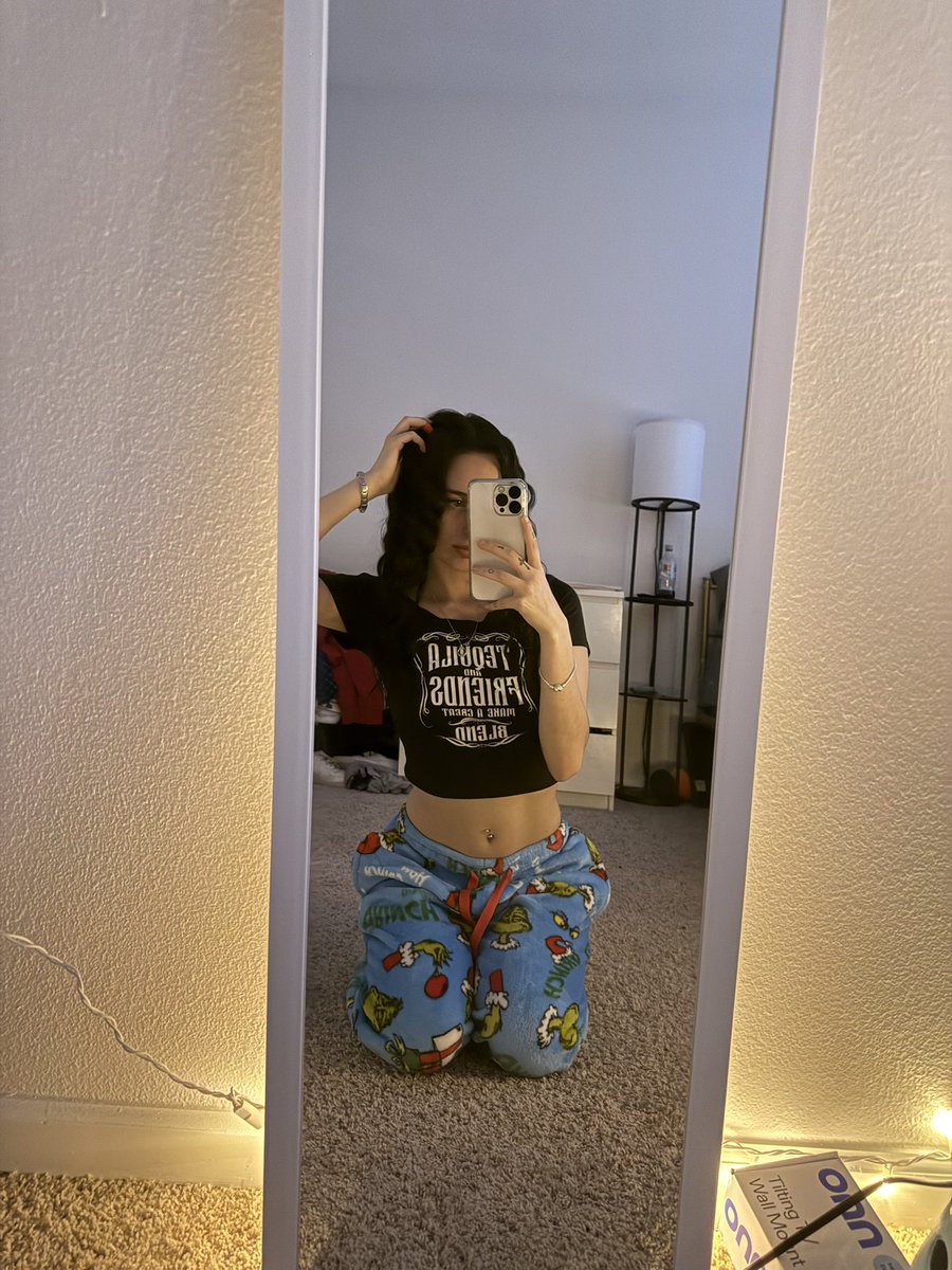 Princ3ssTinaa's tweet photo. spoil me with some $ while i make fun of you 💓😝 https://t.co/Mnok7W2RSe