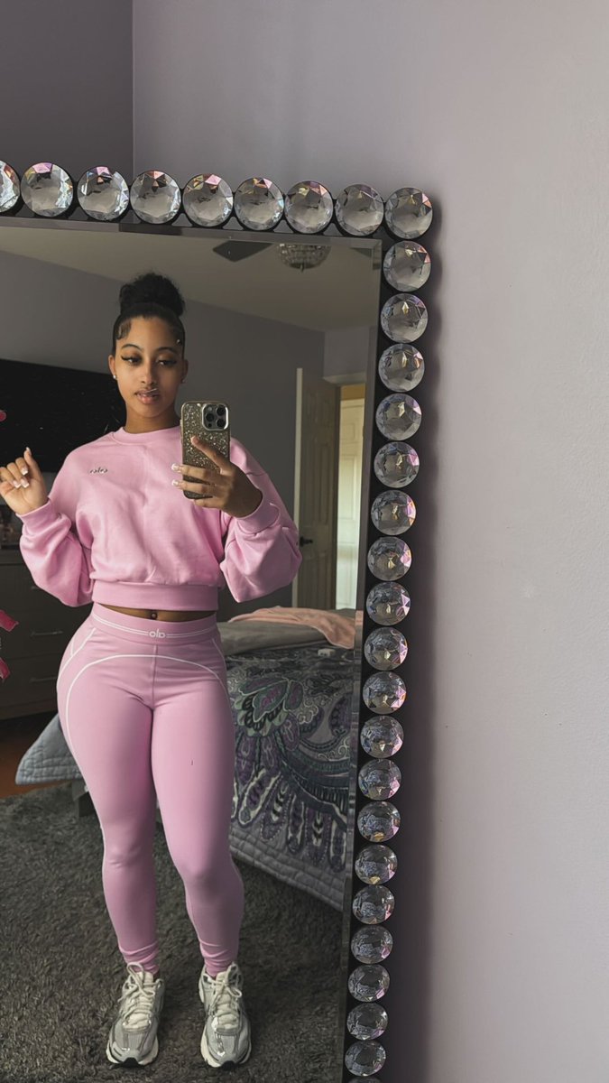 jessxtayy's tweet photo. pink alo so tea 🩷 https://t.co/TyF9aqWDYn