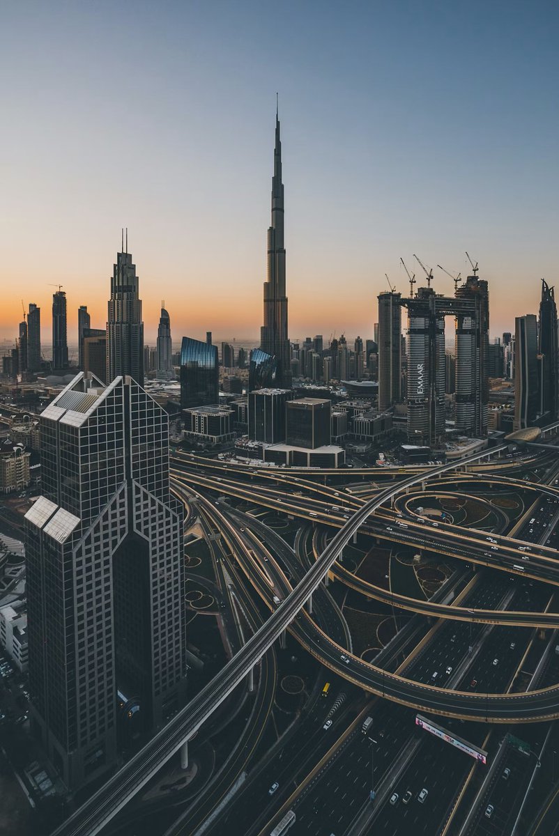hbb_6's tweet photo. ستتذكر الإمارات هذه الأيام، كما ا��تادت أن تتجاوز كل التحديات.
وستمر هذه السحابة كما مرت غيرها، ويبقى الوطن شامخاً لا تهزه ريح 
نحن أبناء هذا الوطن، إن اشتدت الأيام، كنا له درعاً، وإن نادى، كنا له فداء، أرواحنا قبله، ودماؤنا دونه.

الوطن لا يموت، نحن من نمضي، وهو يبقى عالياً مرفوع الرأس،بعزم قيادته، وبوفاء أبنائه.

الله… ثم الوطن… ثم رئيس الدولة 🇦🇪