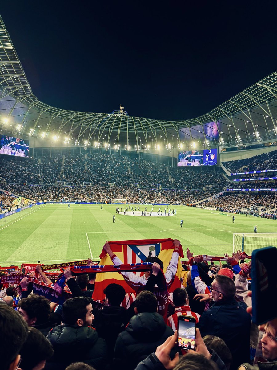 RotoChop_'s tweet photo. Mi primera vez fuera de casa en Europa ❤️🤍 https://t.co/HiSaOuhIyq