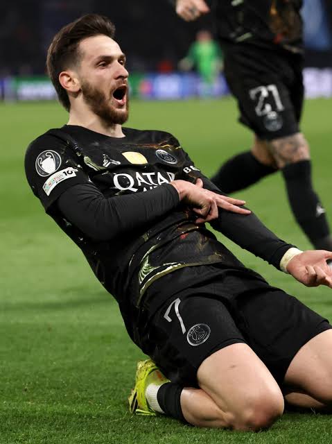 Sack ten Hag. tweet media