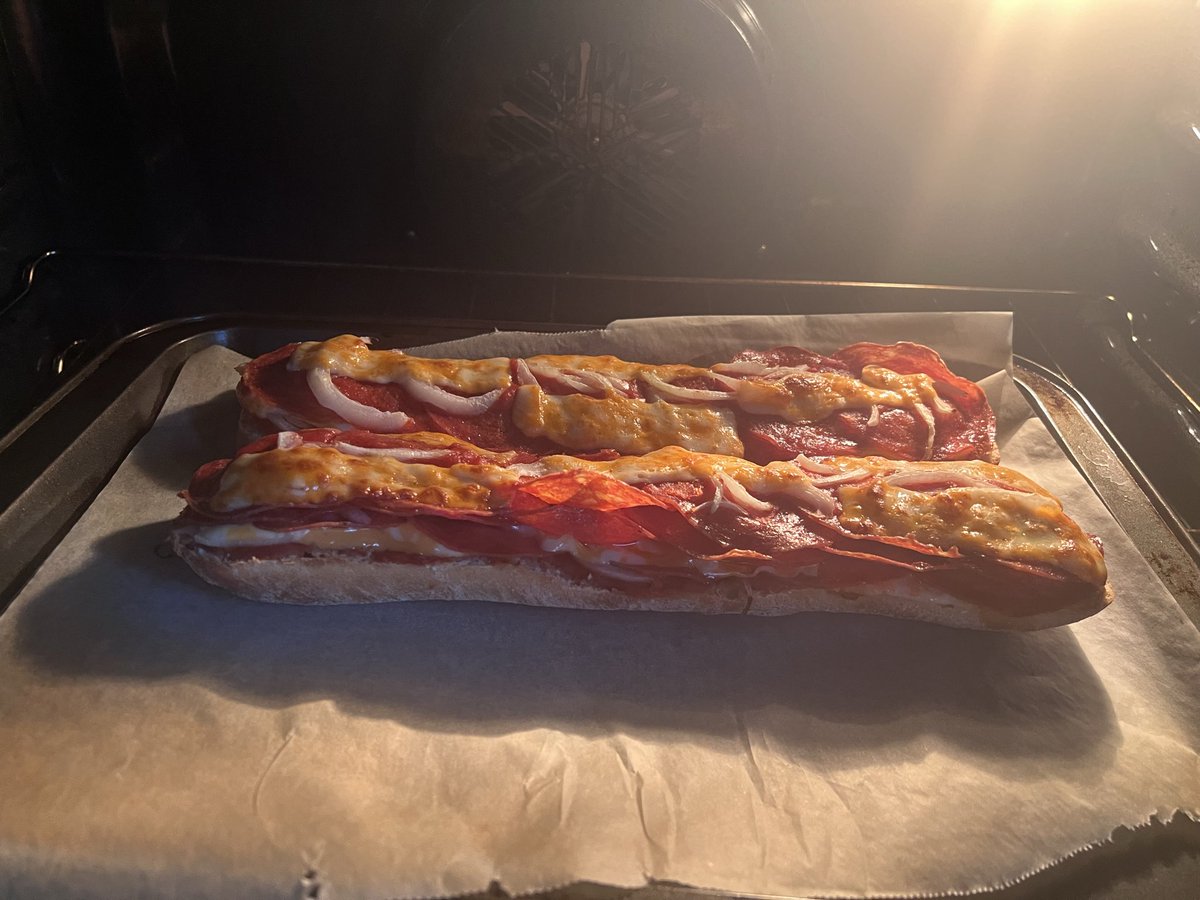 Fʉͫcͧкͭιͪηͣ Holli Would tweet media