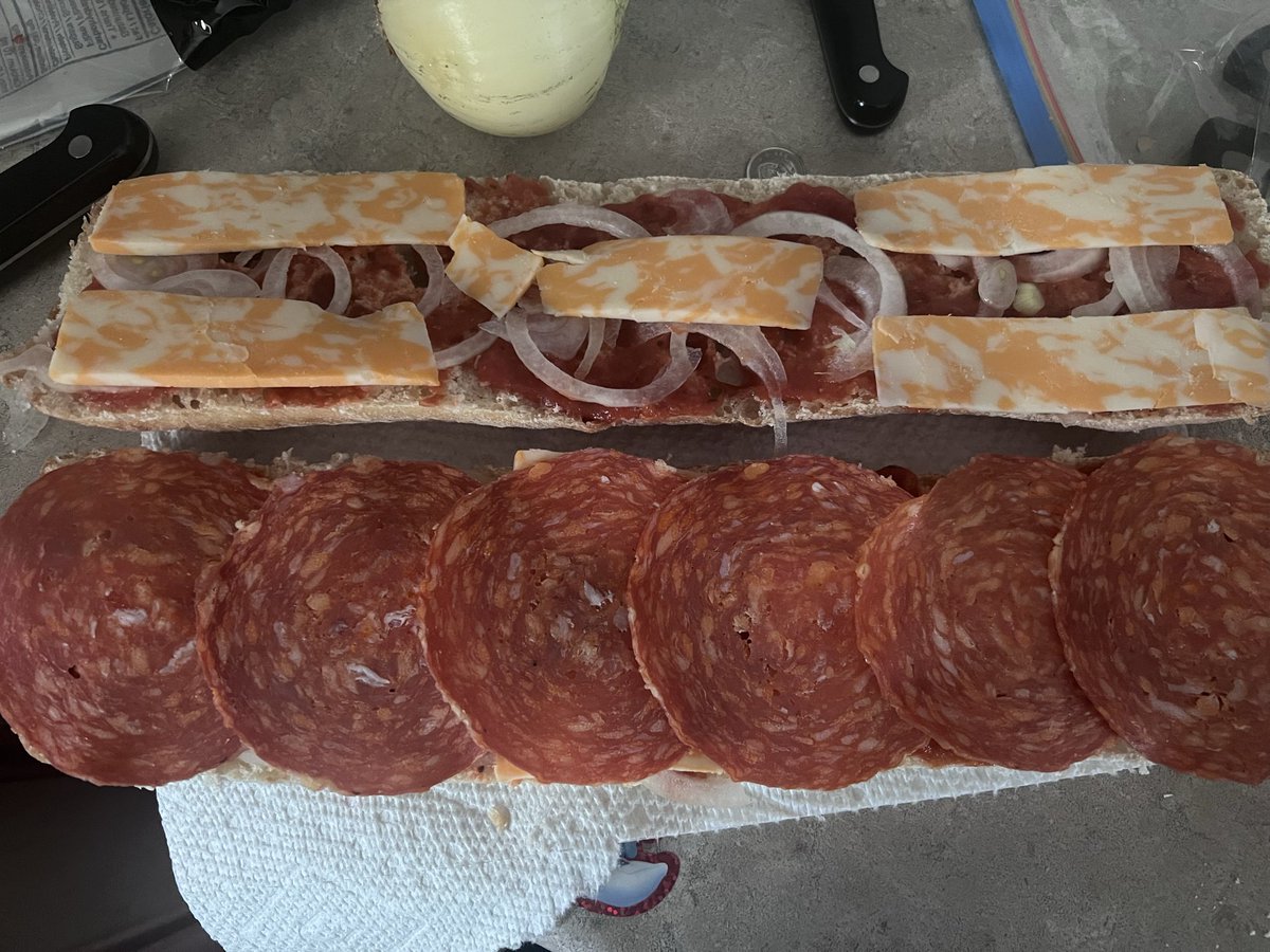 Fʉͫcͧкͭιͪηͣ Holli Would tweet media