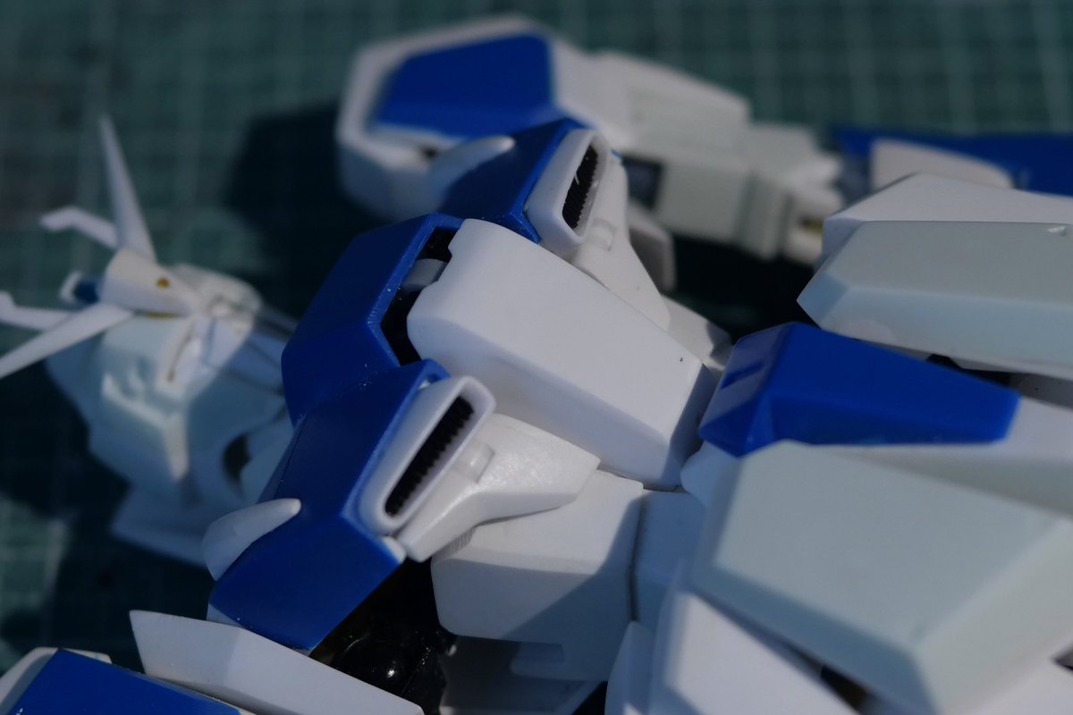 旧キット 1/100 Zガンダムのコックピット

大体こんな感じで良いか👀
あとシートの前に薄くて丸っこいカバー(スクリーン？)を貼りたい。

それにしても狭いスペース💦
いくら高性能機ったって、オレは乗るのイヤ🤣