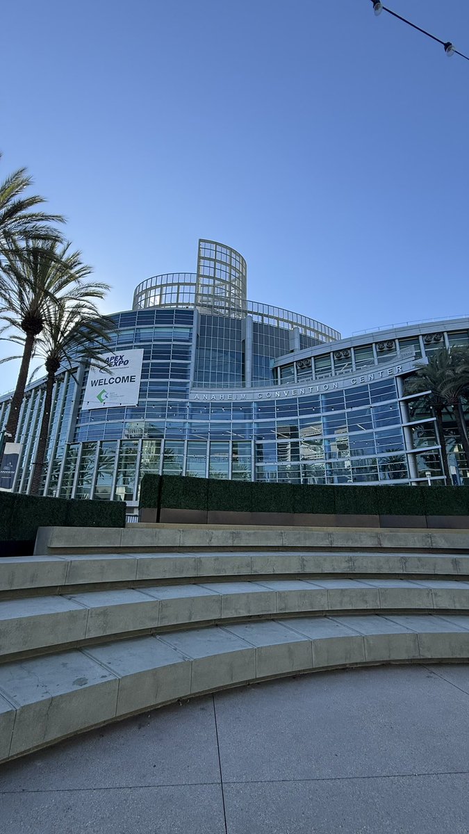 Parks And Cons tweet media