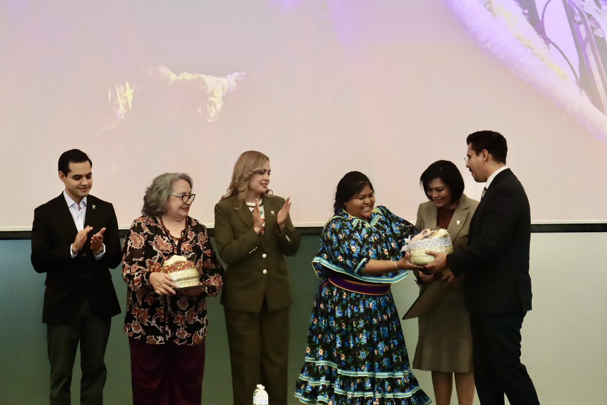 TEEChihuahua tweet media