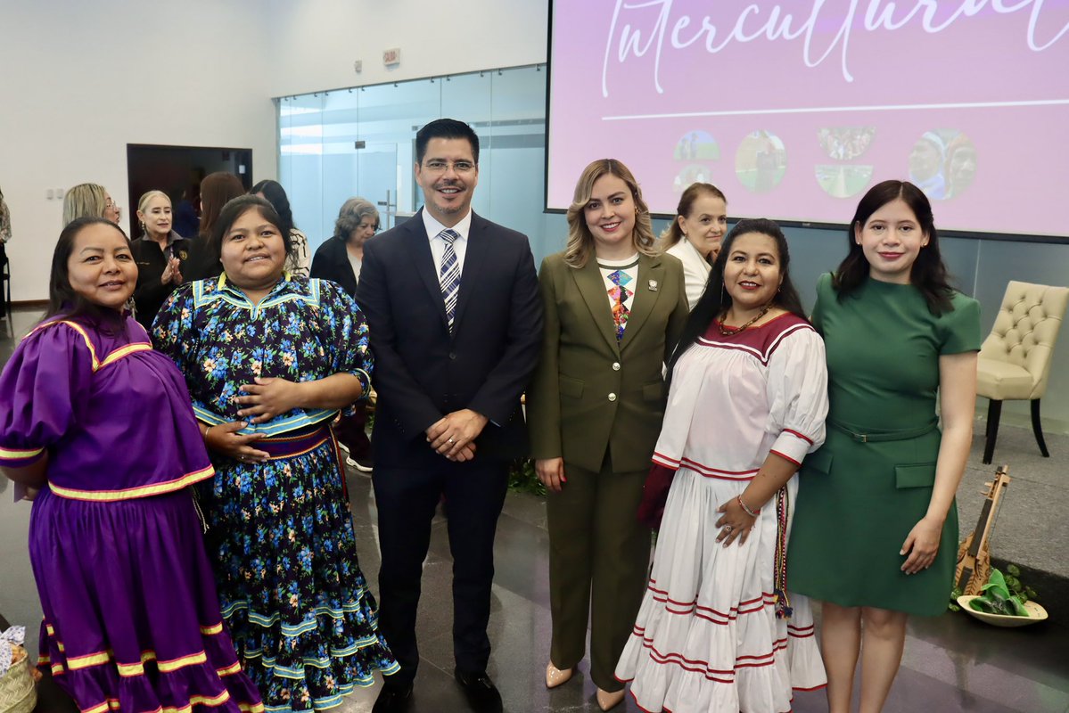 TEEChihuahua tweet media