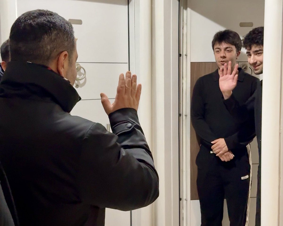 📍Öğrenci Evi-İftar 🌙

AK Parti Gaziantep Milletvekilimiz Bünyamin Bozgeyik ile birlikte, Gaziantep Üniversitesinde eğitim hayatlarını sürdüren Azerbaycanlı ve Diyarbakırlı kardeşlerimizin hanesine misafir olduk.

Aynı sofrada buluşup iftarımızı açtık, muhabbet ettik. Farklı