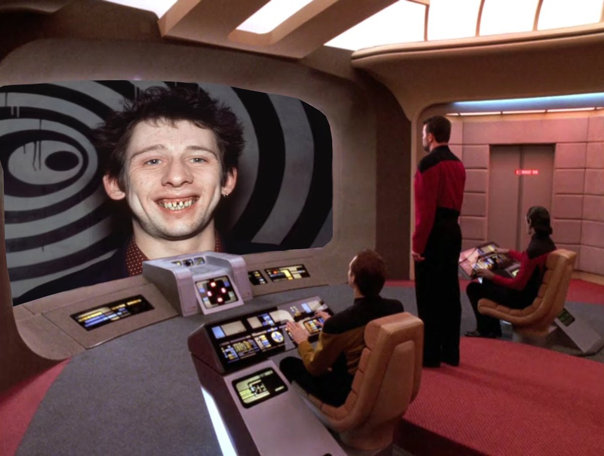 Parallel Universe Riker 🏁 tweet media