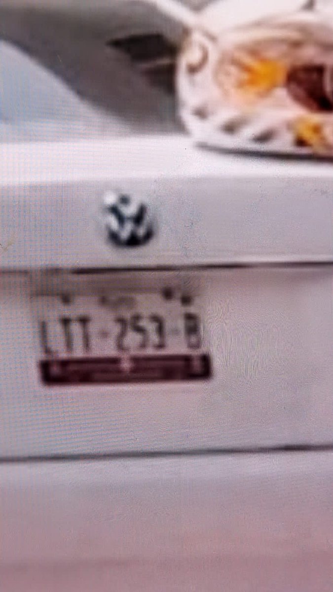 Aguas con estos tipos andan extorsionando ahí en la delegación Cuauhtémoc pidenle a $2000 en los negocios
<a href="/AlessandraRdlv/">Alessandra Rojo de la Vega</a> <a href="/AlcCuauhtemocMx/">Alcaldía Cuauhtémoc</a>