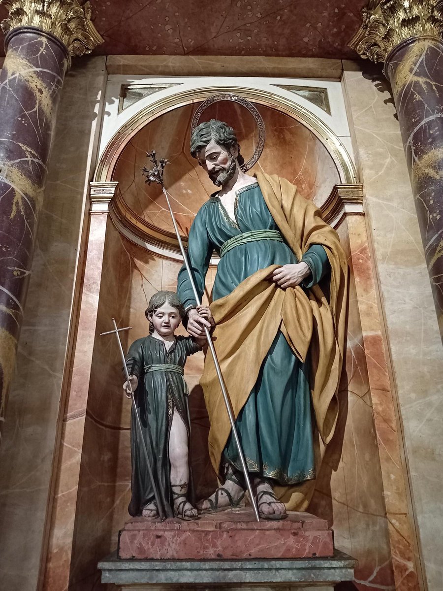 MDCLugo's tweet photo. Descobre a pegada de San José na Catedral de Santa María de #Lugo. ⛪️

Desde a impoñente talla de Meana (1804) ata o delicado relevo de Francisco de Moure. Un percorrido artístico imprescindible para este 19 de marzo! 🖼️ 

Felicidades a todos os pais! https://t.co/iFL1Xk3mZ2