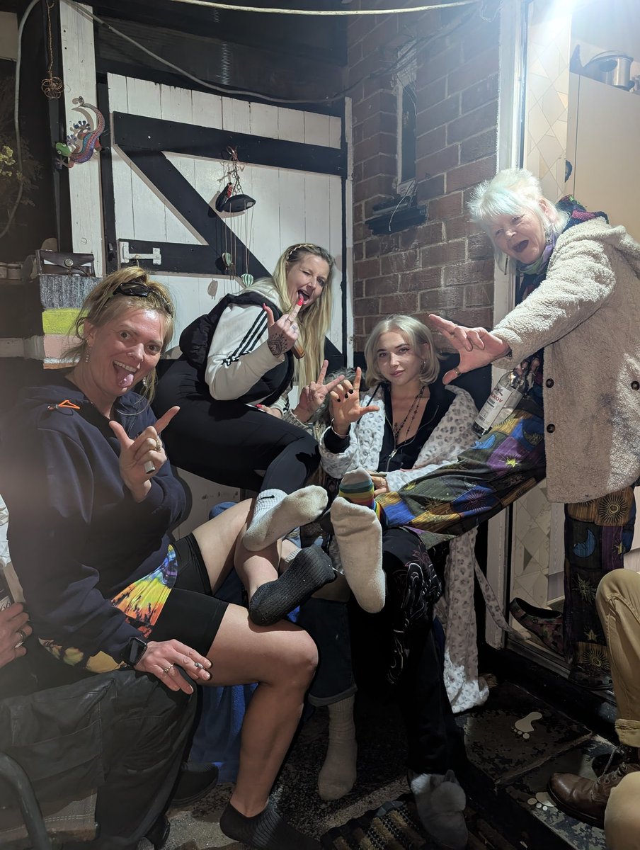 Goddess Phoebe tweet media