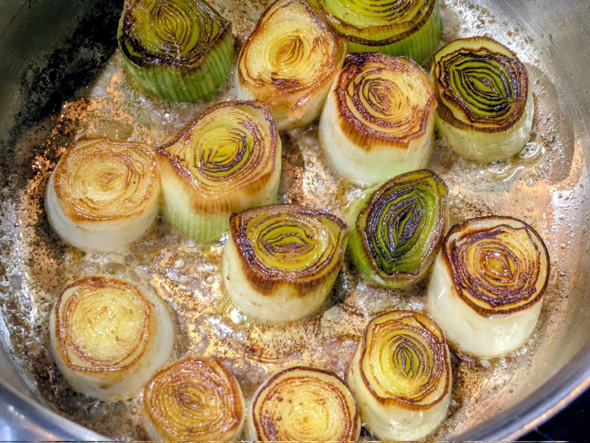 Howard's Plate tweet media