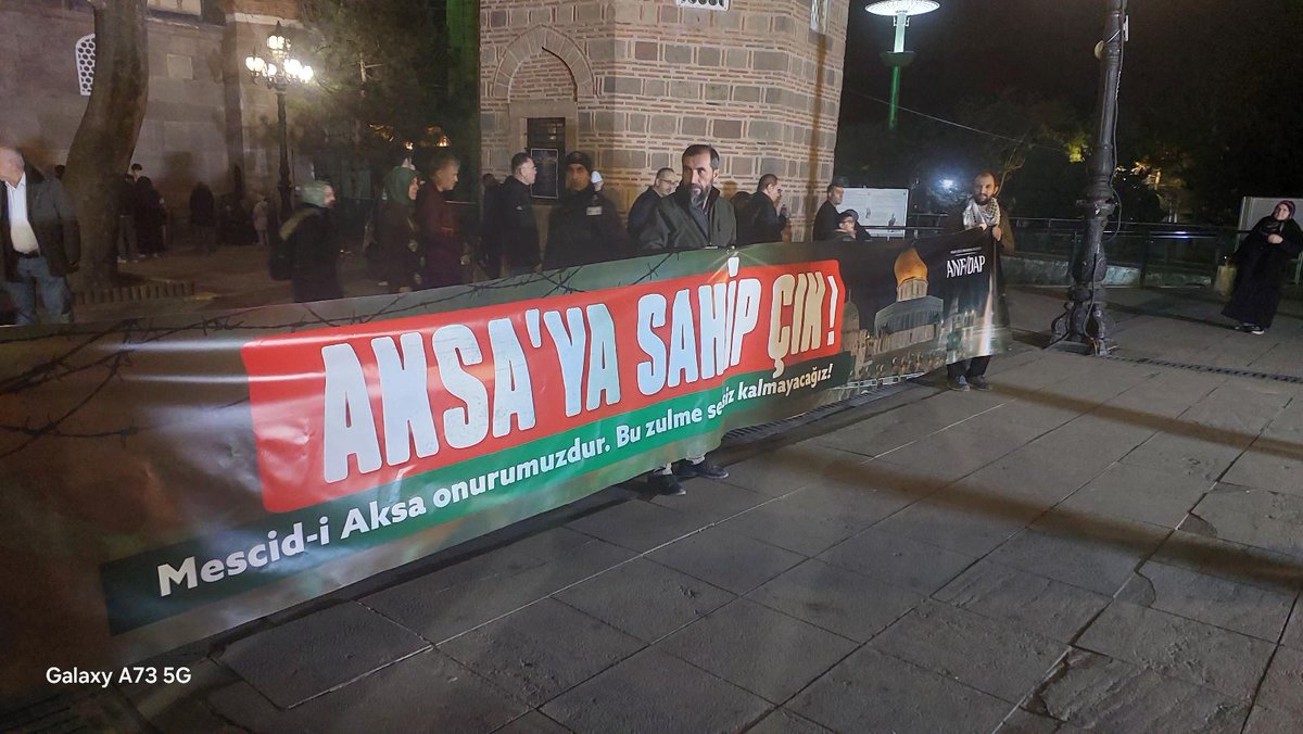 Bugün Hacı bayram cami  avlusunda bir araya gelerek Mescid-i Aksa’nın manevi değerine ve insanlık onuruna dikkat çektik. 
Barışın, adaletin ve huzurun hâkim olduğu yarınlar için farkındalık oluşturmaya devam edeceğiz.