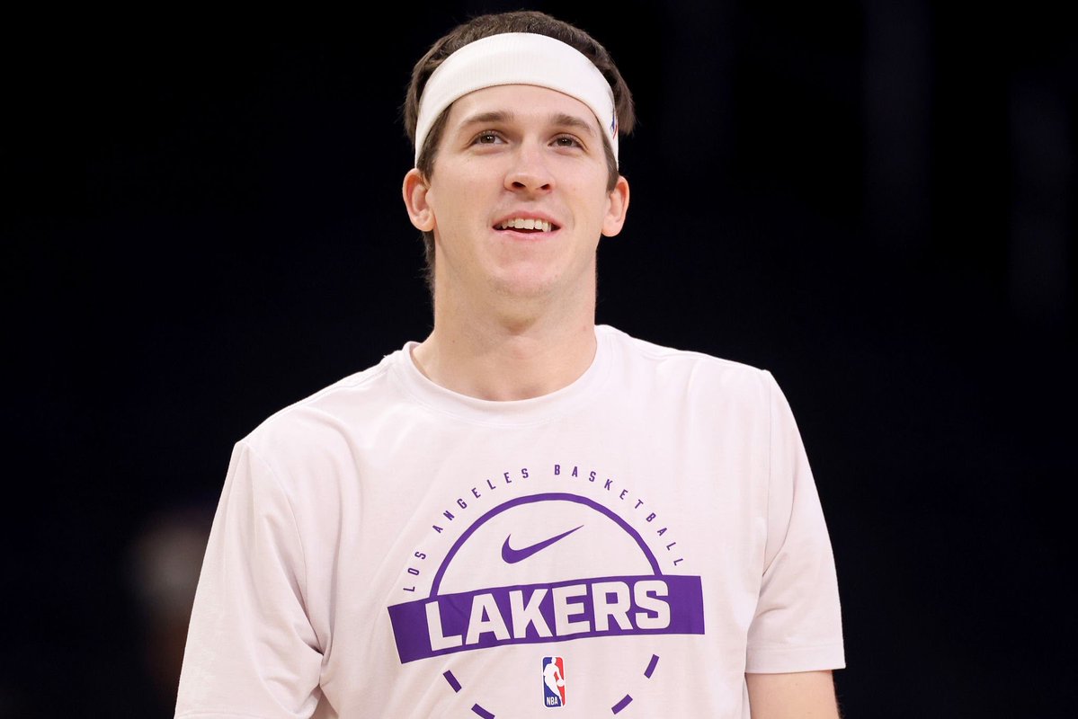 Lakers Lead tweet media