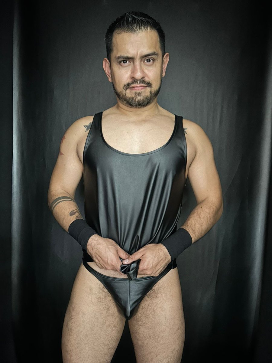 Guarro.Black tweet media