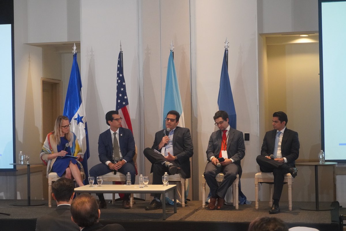 julia_johannsen's tweet photo. Participamos en el Foro de Integración Energética del Triángulo Norte de #ThinkHUGE, un espacio de alto nivel, para impulsar la competitividad e integración regional en el sector energético.@el_BID y @BIDInvest Confirma el compromiso y aporte al sector eléctrico en la región.⚡⚡ https://t.co/bizmflmw2x