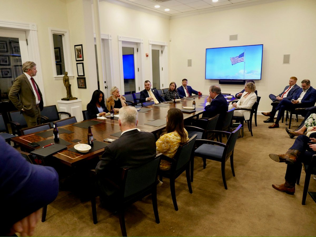 Thomas Massie tweet media