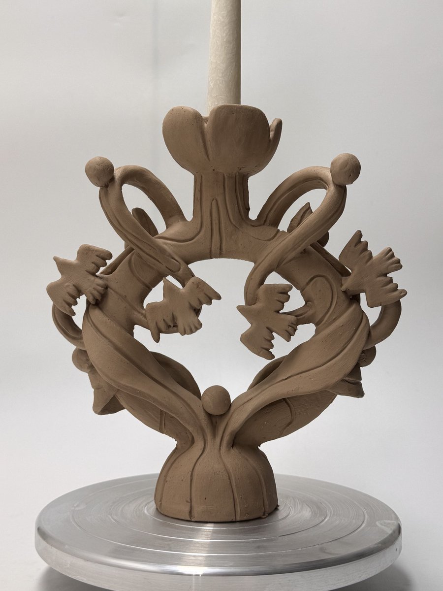 Пані Оксана ліпить tweet media