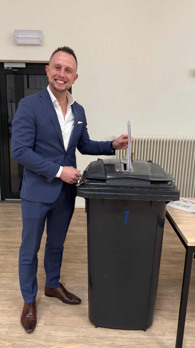 Daniël J. van den Berg tweet media