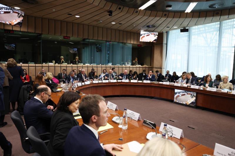 Alan Dillon tweet media