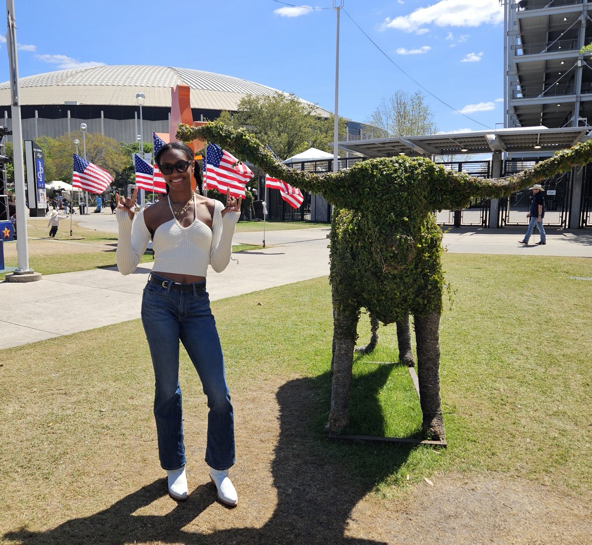 Rae Young tweet media