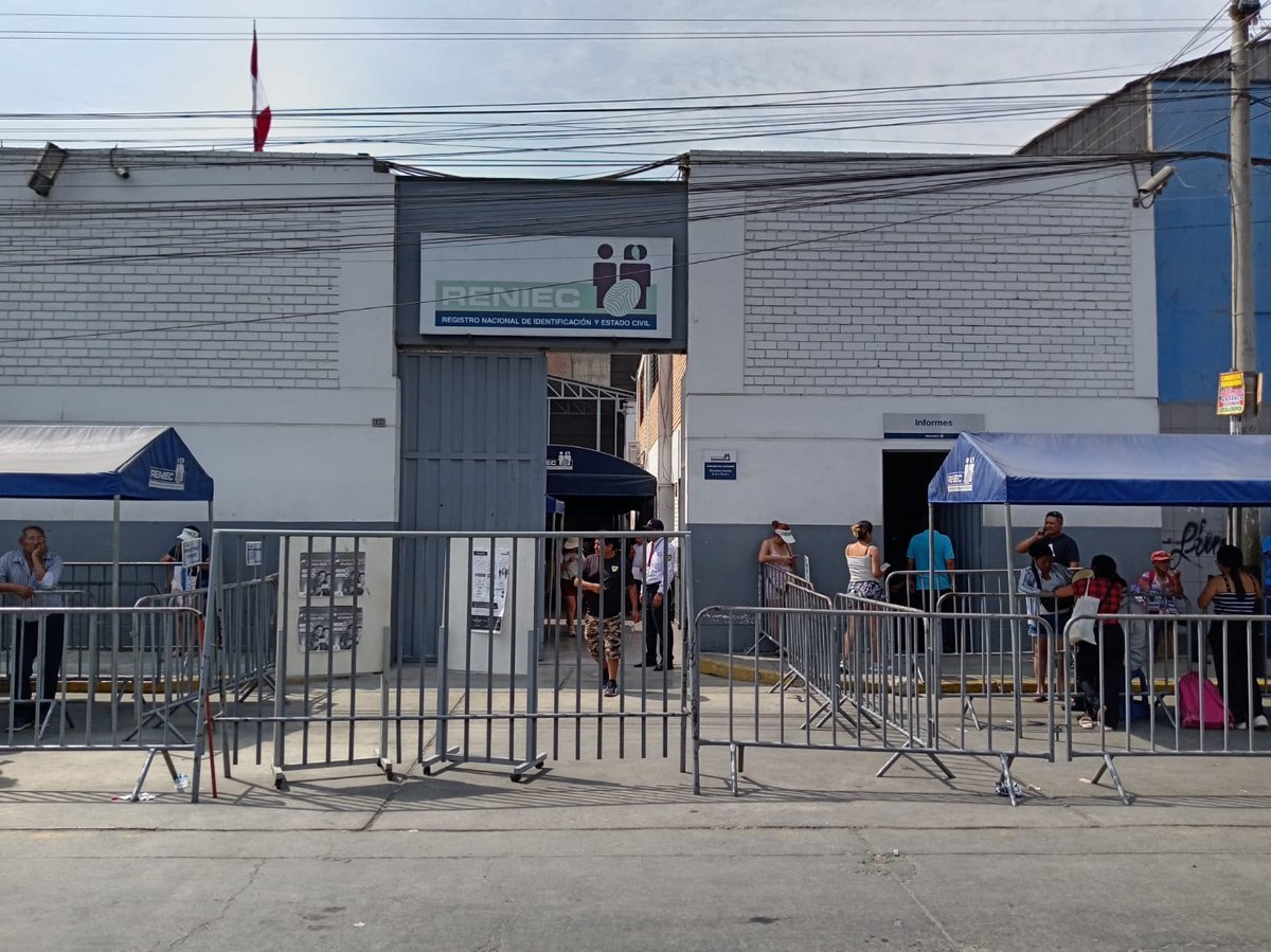 ReniecPeru's tweet image. 🔴 #LoÚltimo | A las 3:00 p. m. de hoy, miércoles 18 de marzo, reportamos flujo rápido en nuestras oficinas de Independencia, San Juan de Lurigancho y San Juan de Miraflores. Te esperamos para recoger tu DNI.

#SJM #SJL #Independencia #DNI