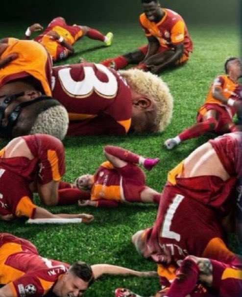 The Galatasaray players are constantly on the ground; they have no intention of playing football.