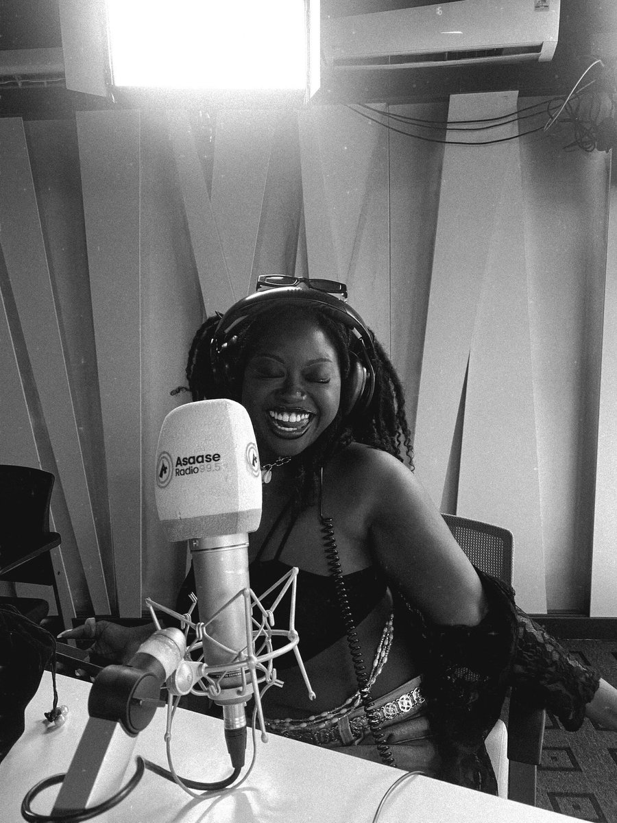 ᴇꜱꜱ ᴛʜᴇᴇ ʟᴇɢᴇɴᴅ 🍷 tweet media